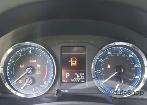 2017 Toyota Corolla Le z USA, uszkodzony, nr VIN 5YFBURHE3HP615192